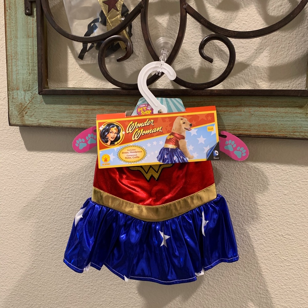 DC Comic Wonder Woman Pet Costumes